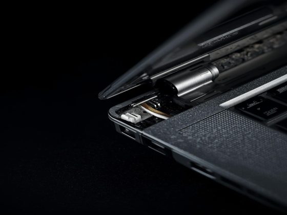 Menteşe Sertleşmesi Ekran Kırılmasına Nasıl Yol Açar?