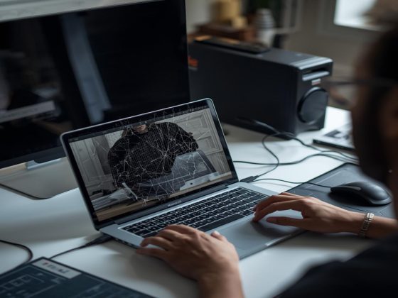 Monitörü Kırılan Laptopu Masaüstü Bilgisayar Olarak Kullanma Yöntemleri