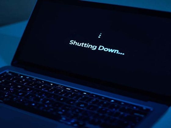  Laptop Kendi Kendine Kapanıyor mu? Nedenleri ve Çözümleri